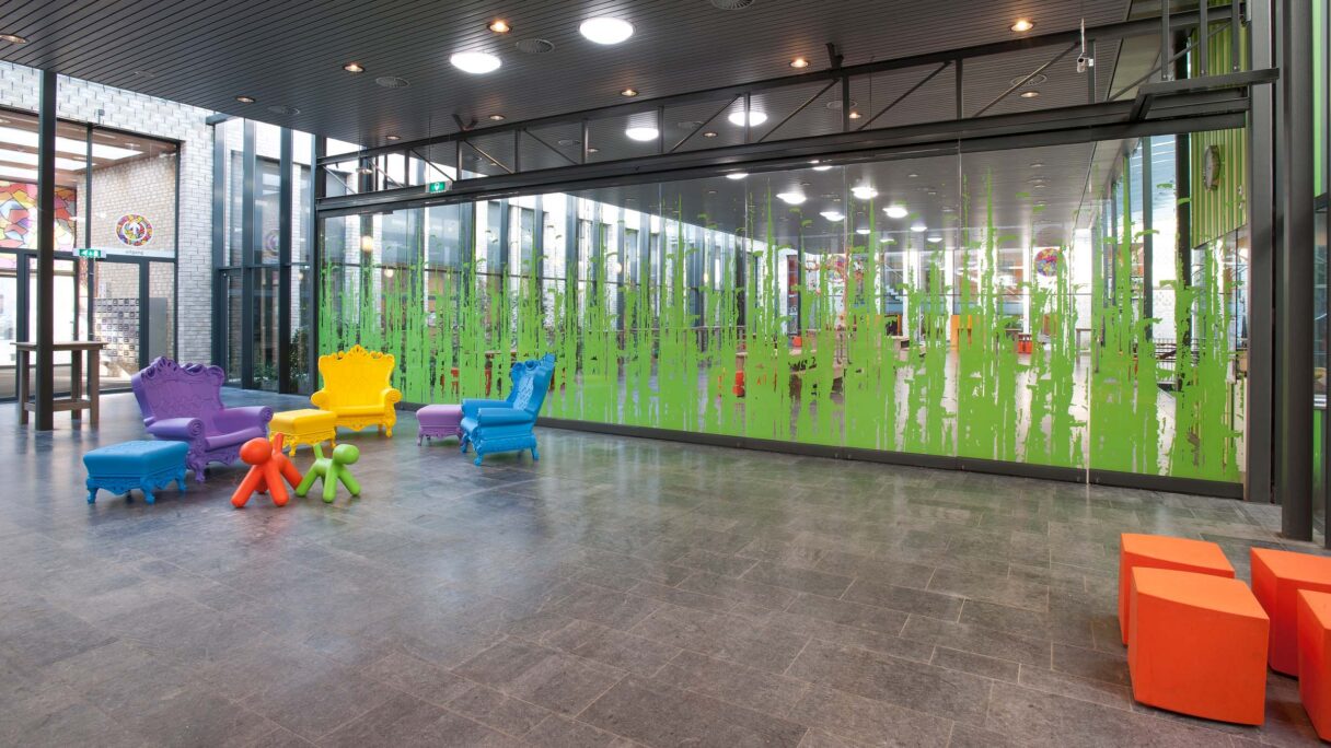 Glaswand Amadeus Lyceum in Vleuterweide Utrecht