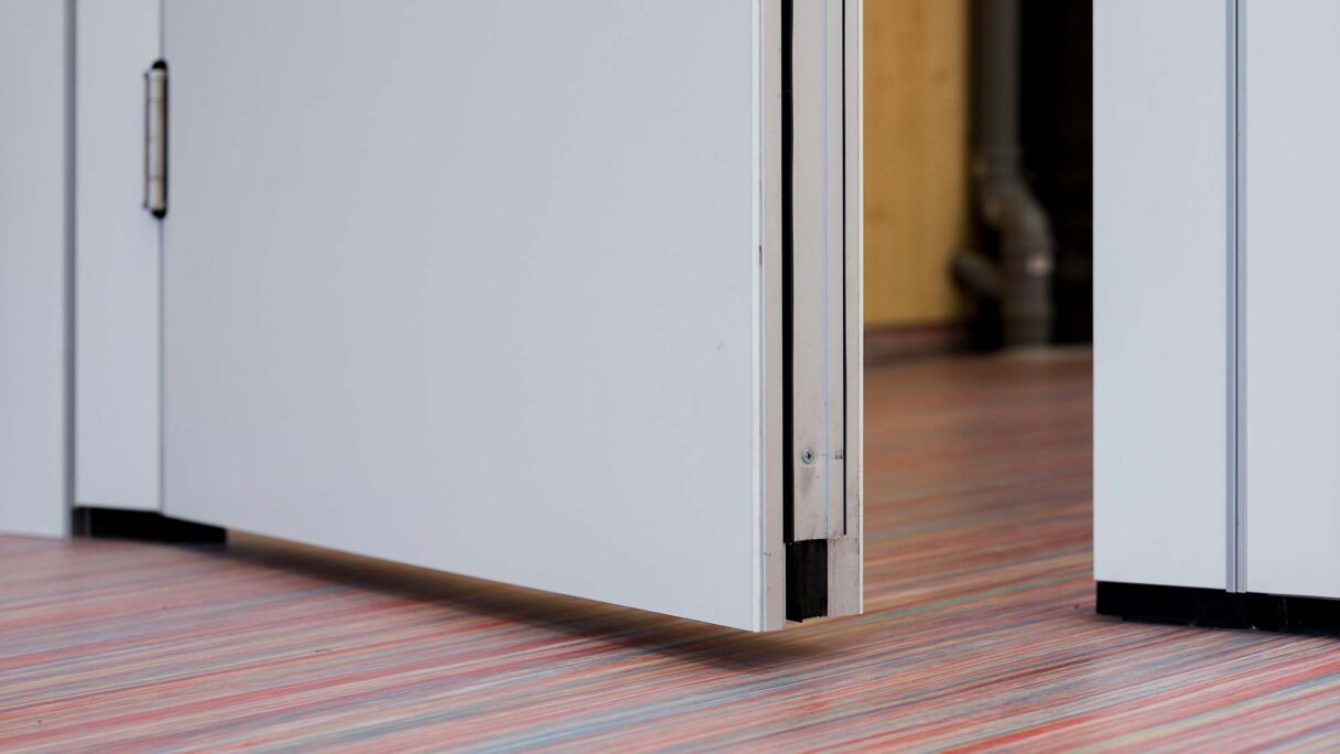 Elektrisch bedienbare paneelwand voor Zakladni skola in Slatinany